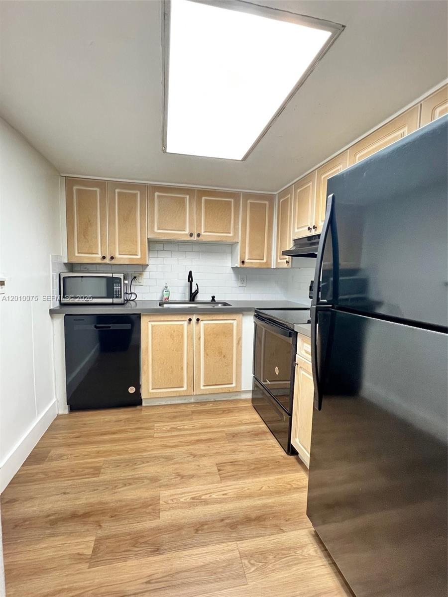 CAPTIVA LAKES VILLAS COND - Residential