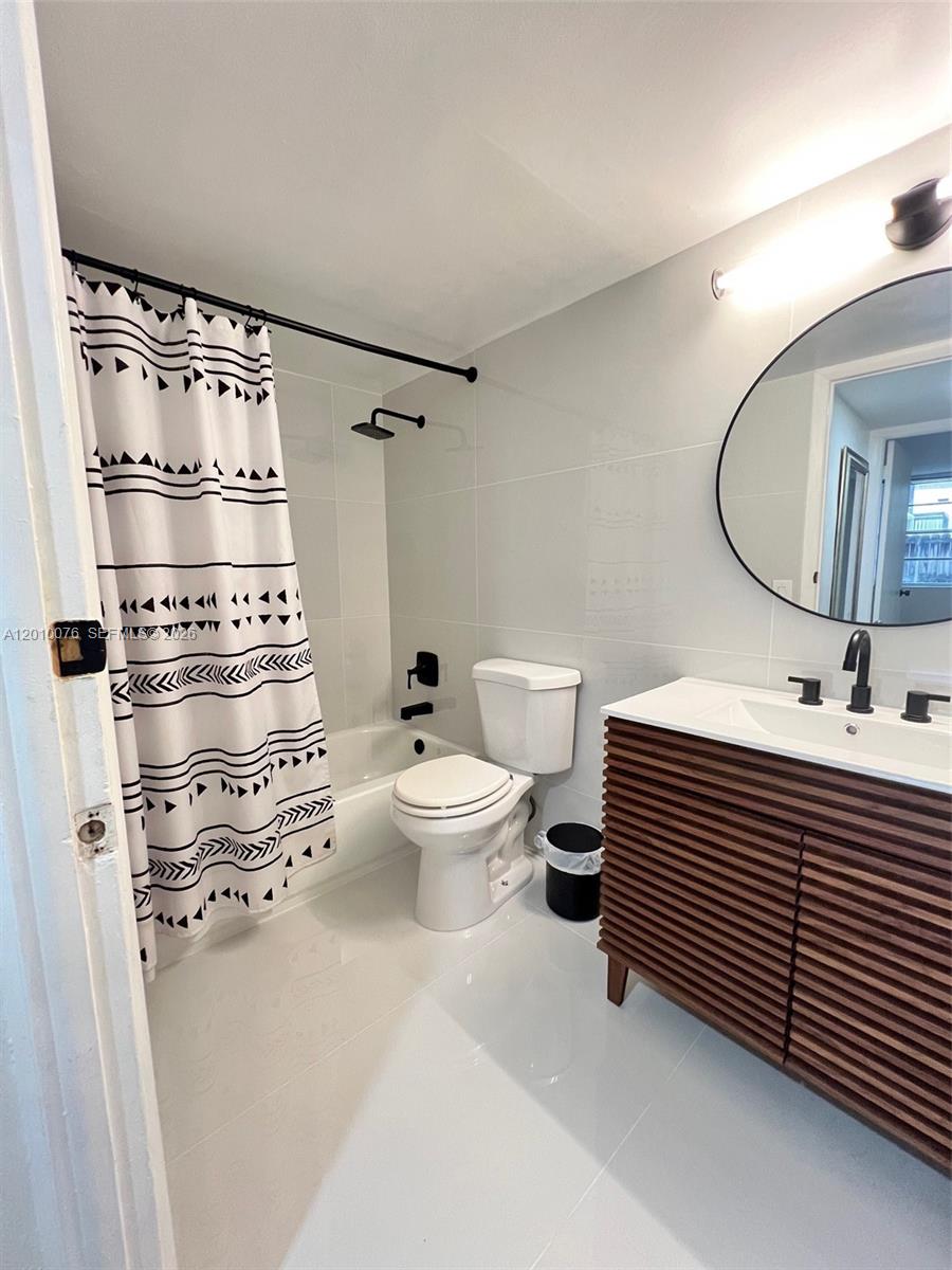 CAPTIVA LAKES VILLAS COND - Residential