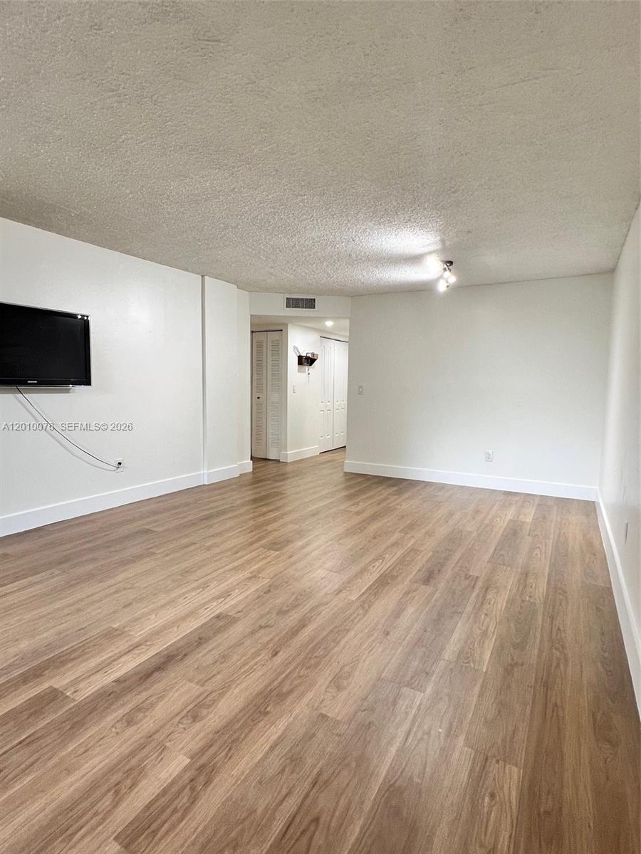 CAPTIVA LAKES VILLAS COND - Residential