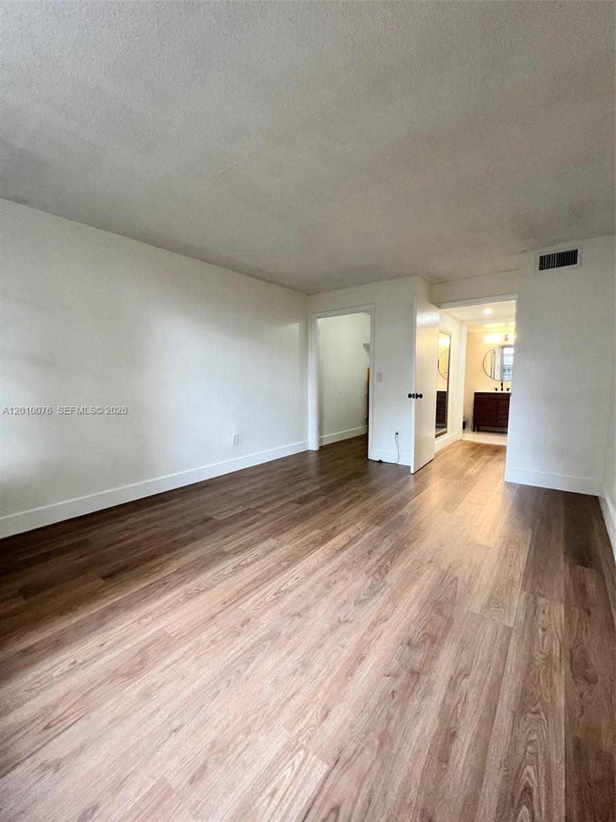 CAPTIVA LAKES VILLAS COND - Residential