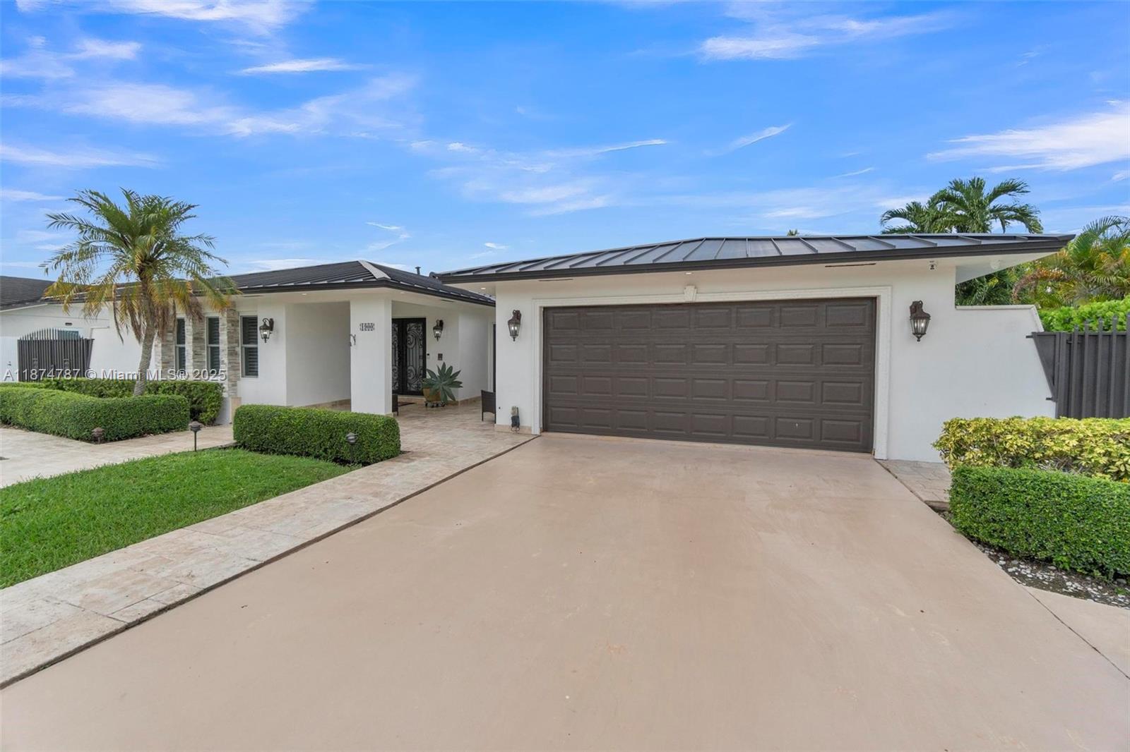 INTERNATIONAL GARDENS SEC - Residential