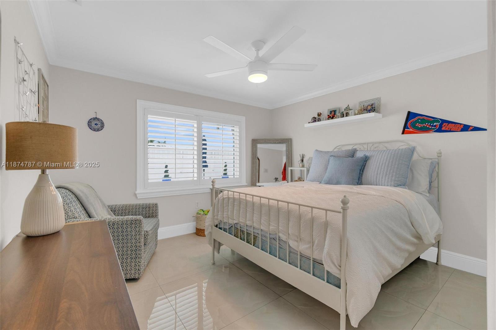 INTERNATIONAL GARDENS SEC - Residential