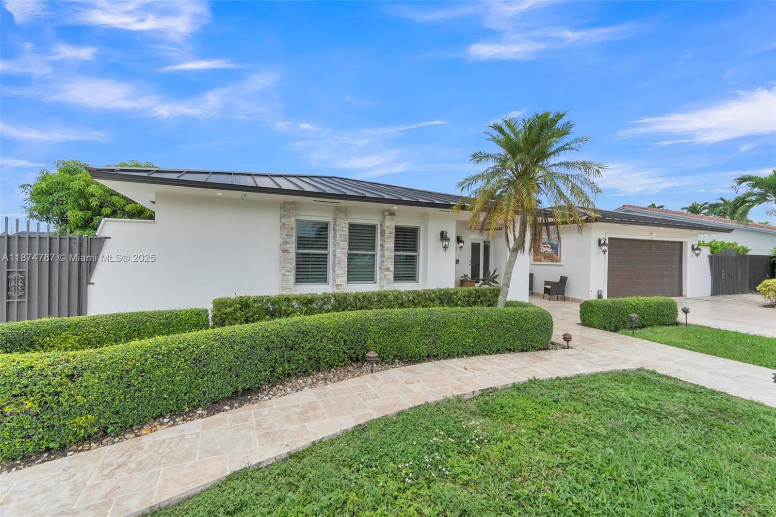 INTERNATIONAL GARDENS SEC - Residential