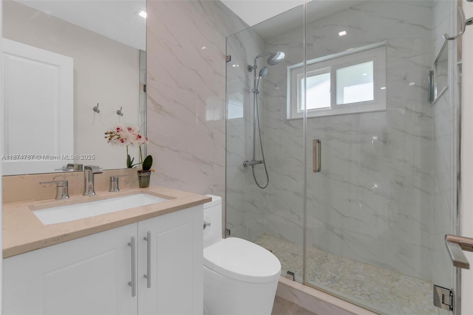 INTERNATIONAL GARDENS SEC - Residential