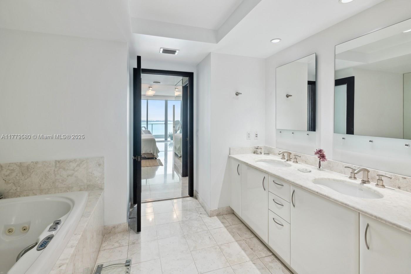 Jade at Brickell Bay - Residential