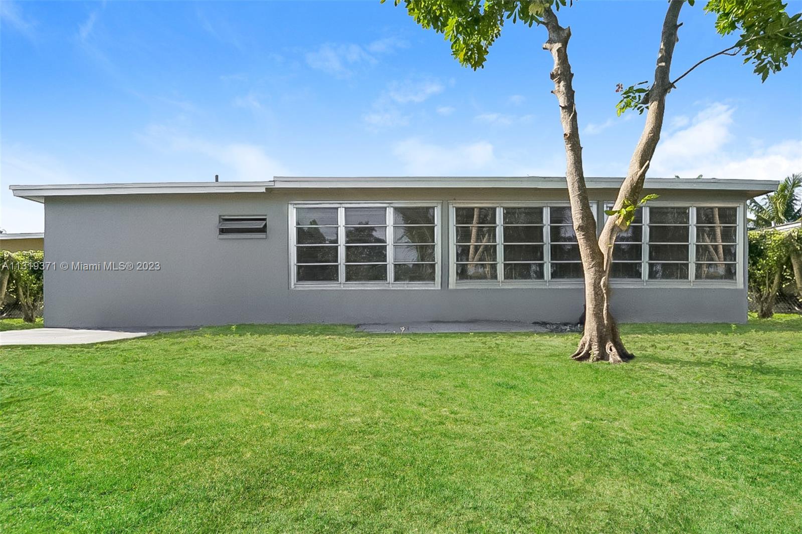 OAKLAND ESTATES 3RD SEC - Residential Lease
