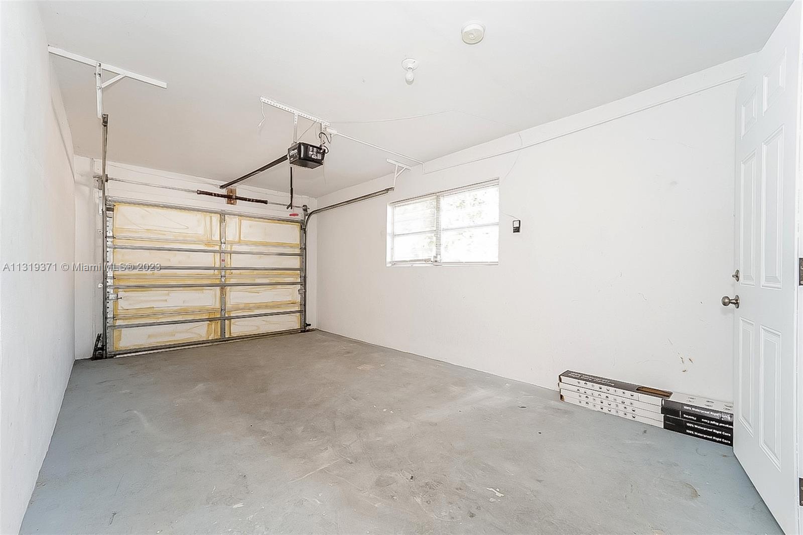 OAKLAND ESTATES 3RD SEC - Residential Lease