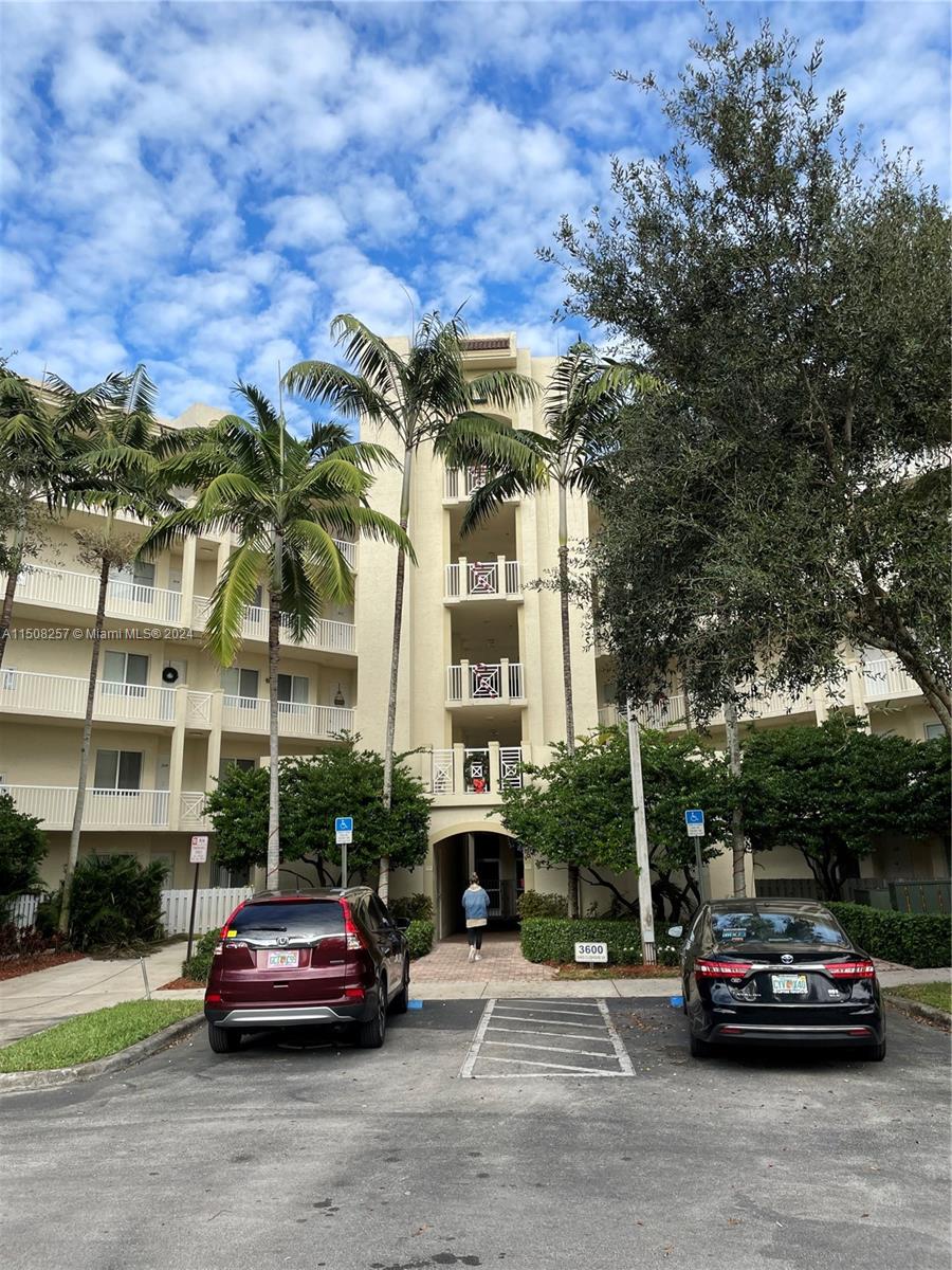 Property for Sale at 3600 Oaks Clubhouse Dr 506, Pompano Beach, Broward County, Florida - Bedrooms: 3 
Bathrooms: 2  - $385,000