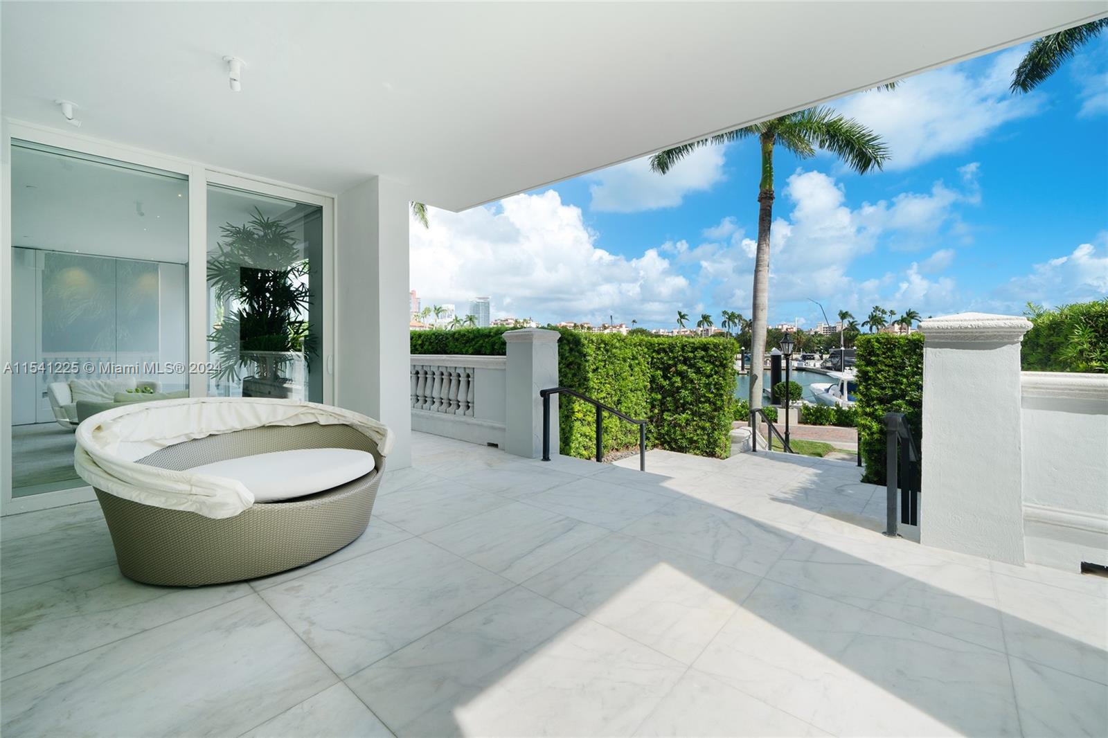 HARBORVIEW AT FISHER ISLA - Residential