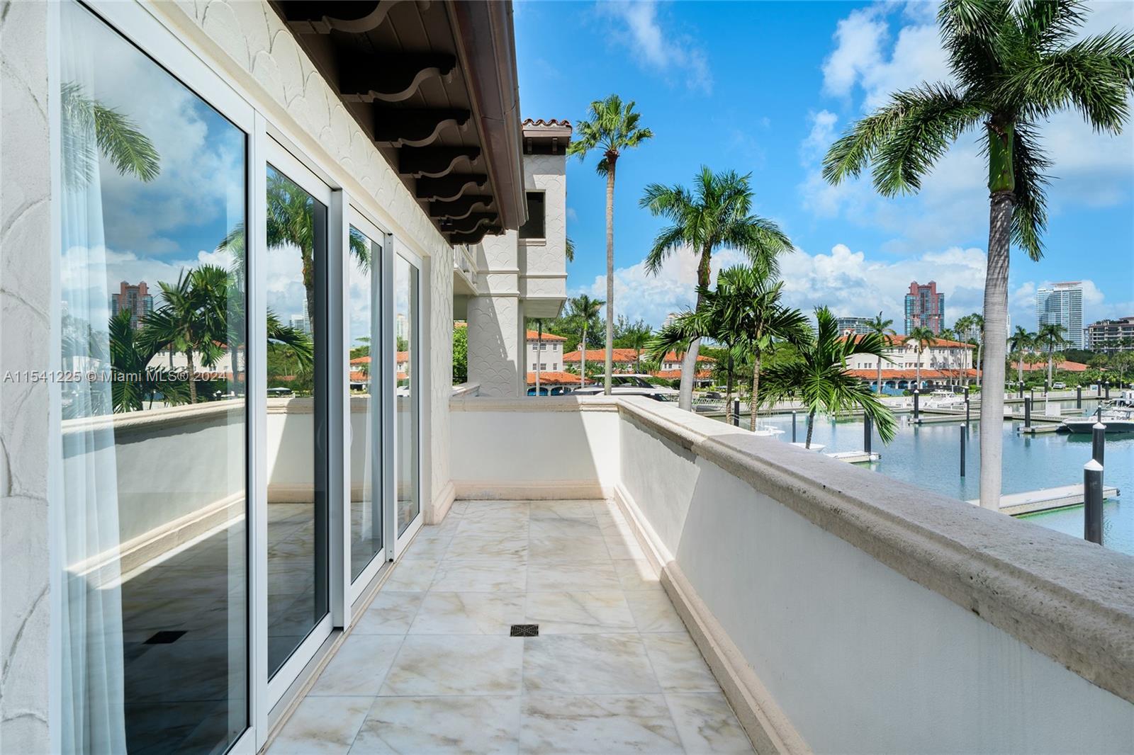 HARBORVIEW AT FISHER ISLA - Residential