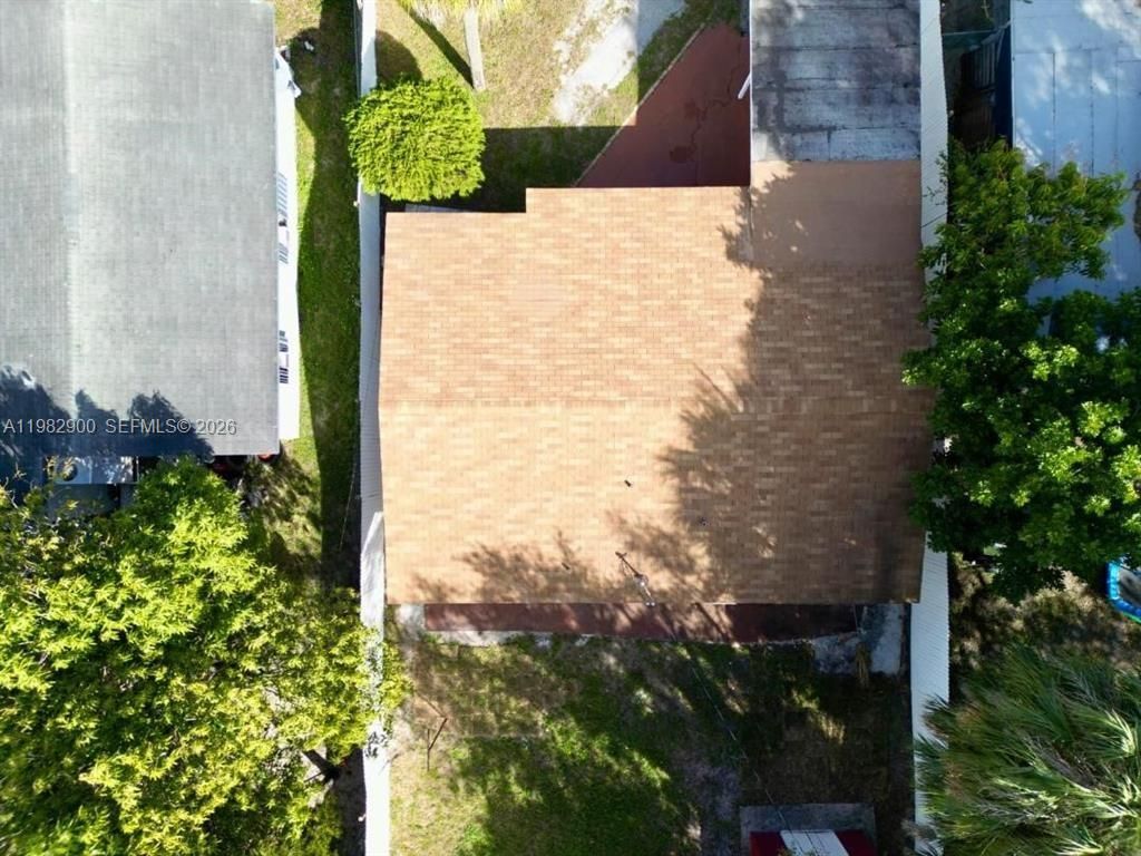 Photo of 525 NW 15th Ter, Fort Lauderdale, FL 33311 (MLS # A11982900)