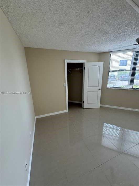 LAKE POINTE CONDOMINIUM N - Residential
