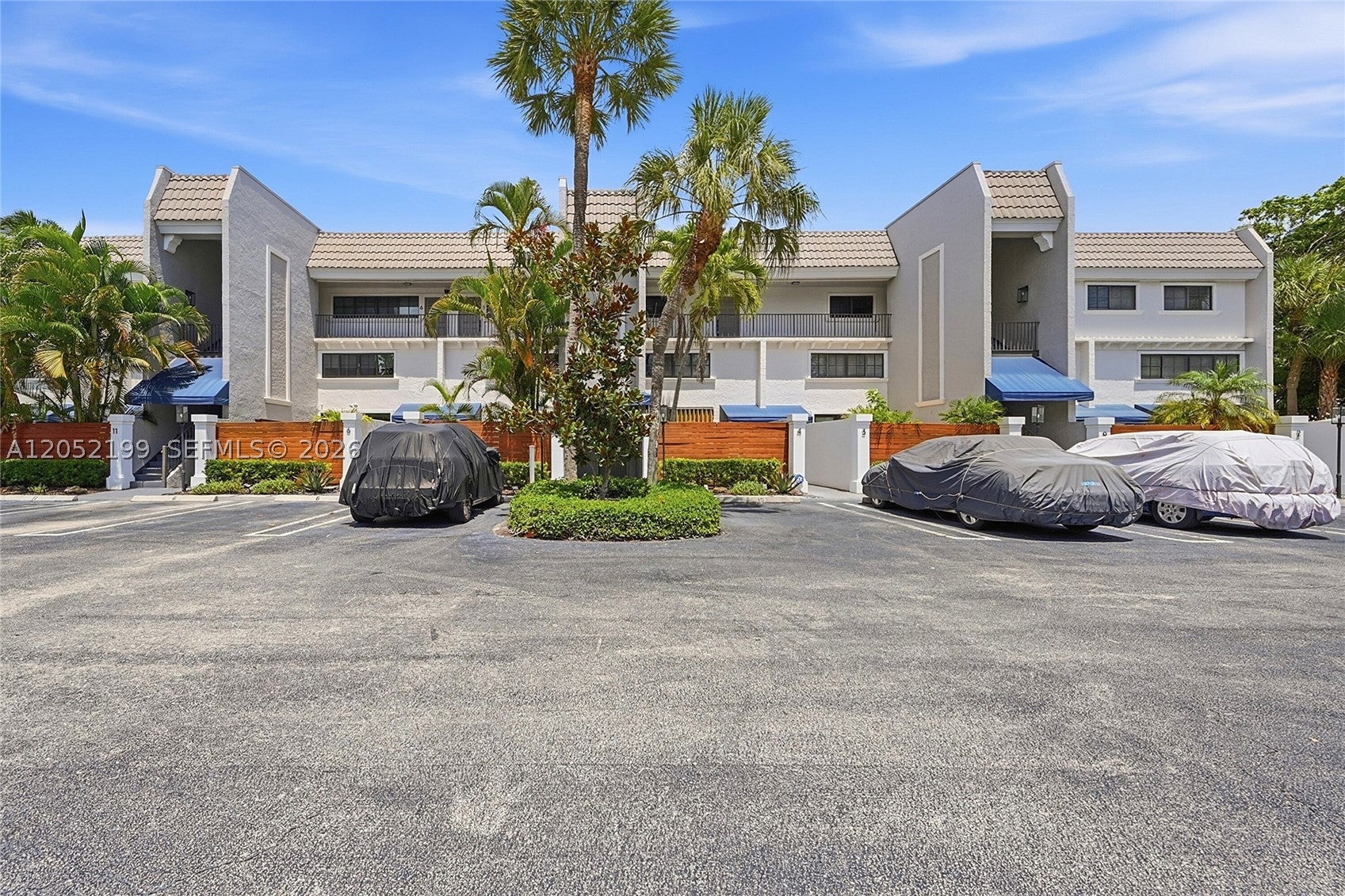 801 Palm Trl 10, Delray Beach FL 33483