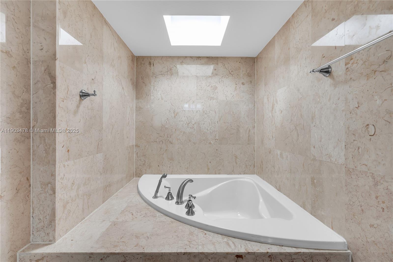 KEY COLONY NO 4 CONDO - Residential Lease