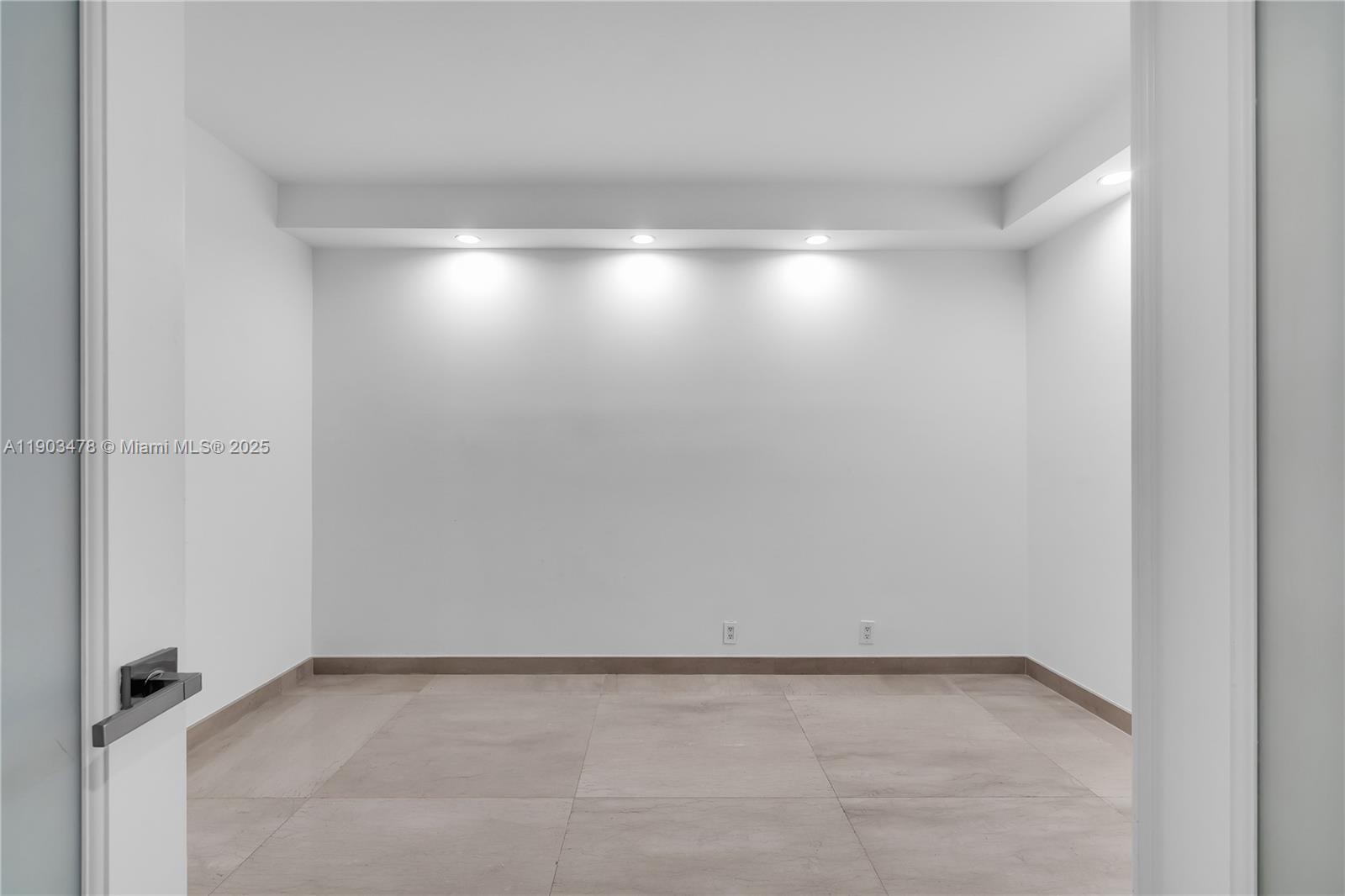 KEY COLONY NO 4 CONDO - Residential Lease