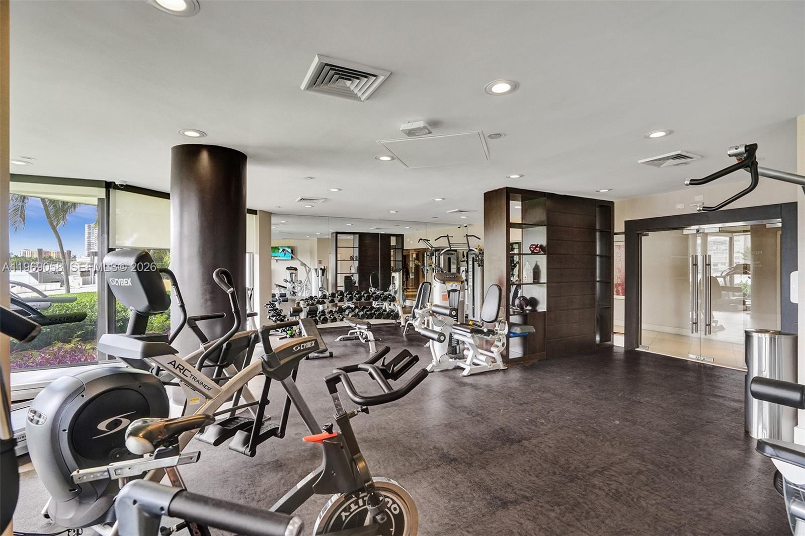 1000 ISL BLVD WILLIAMS IS - Residential