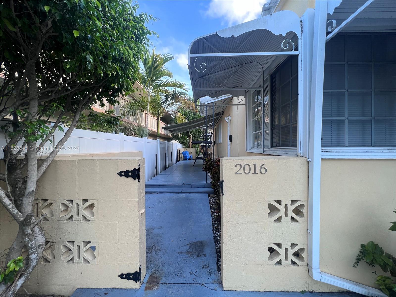 Nice unit in a great location. Good size yard. Unit ready to move in, Easy to show with fast approval. Equal Housing opportunity.