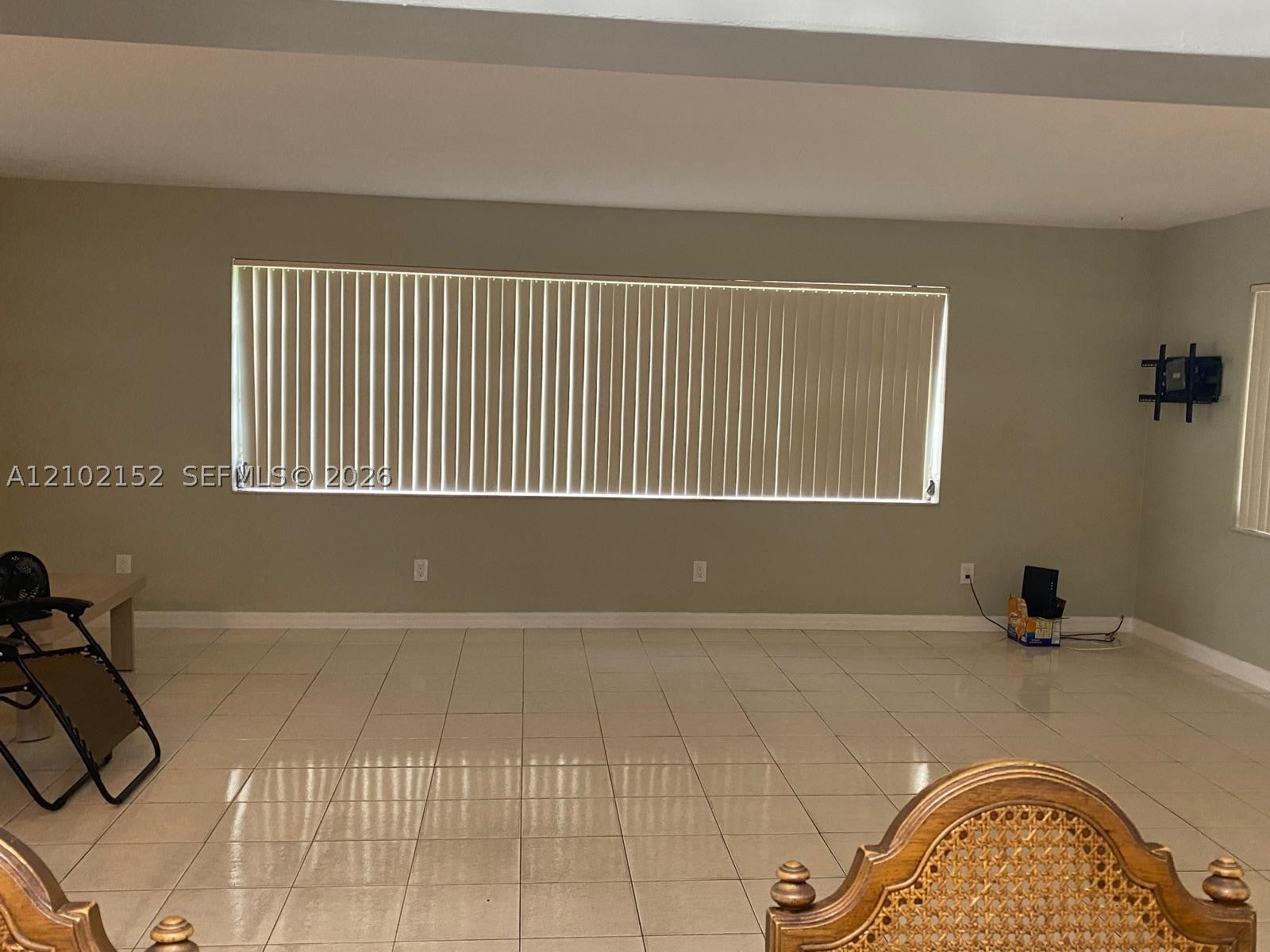 467 W 43rd Pl