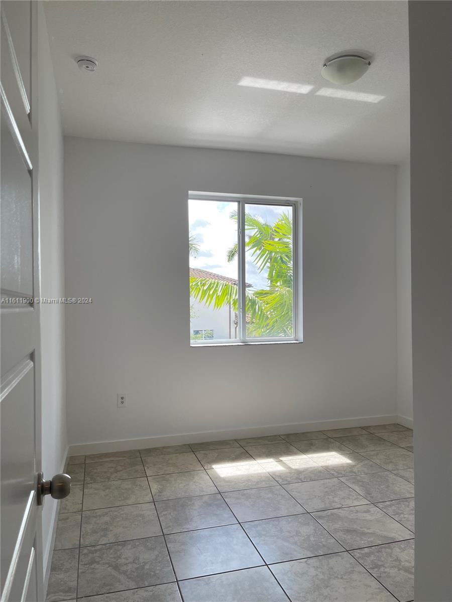 VENETIAN PARC WEST - Residential Lease