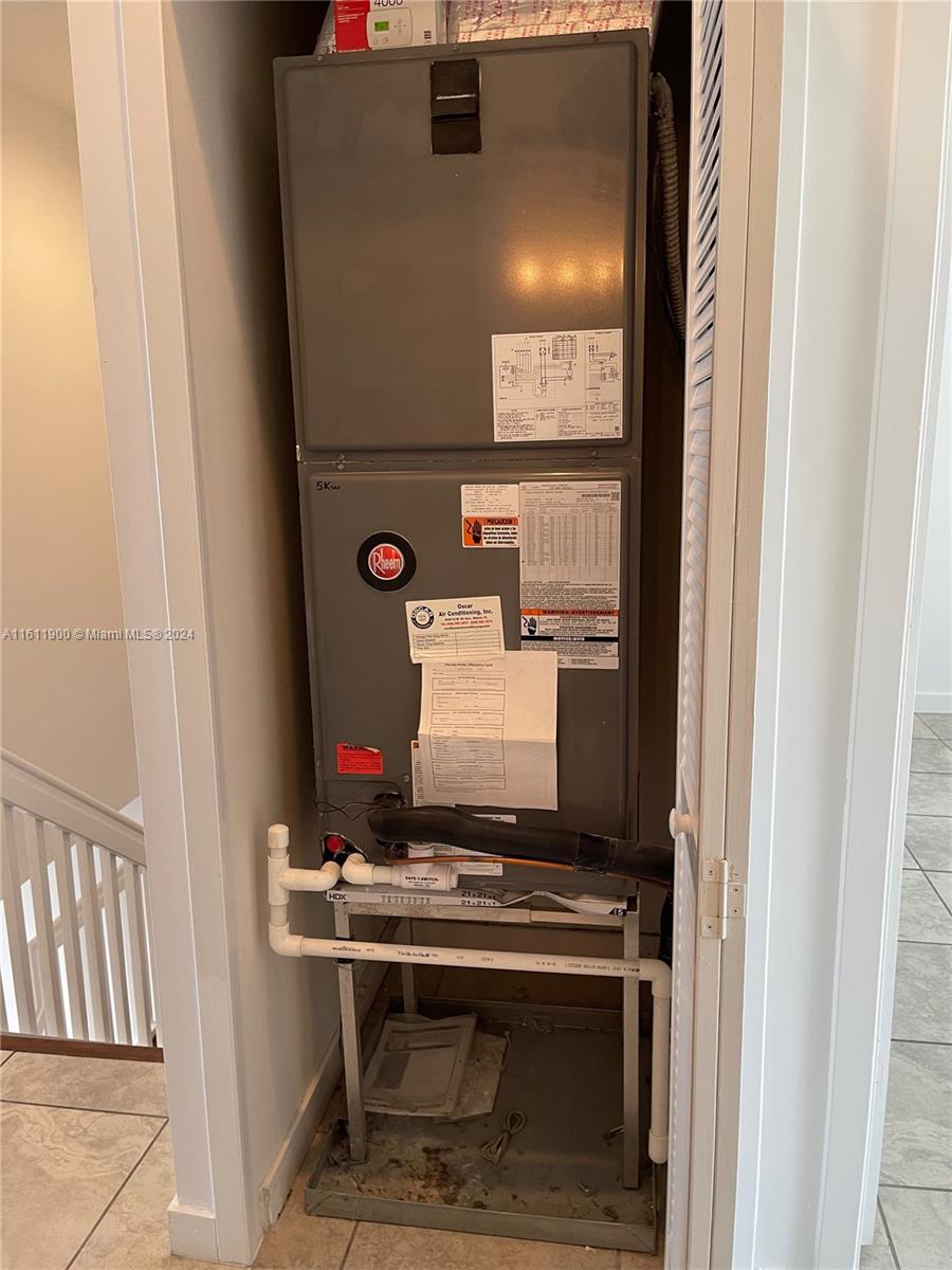 VENETIAN PARC WEST - Residential Lease