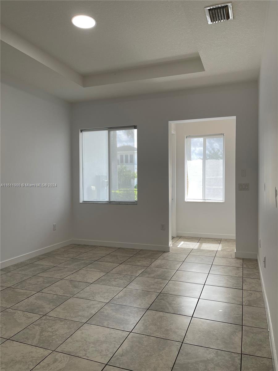 VENETIAN PARC WEST - Residential Lease
