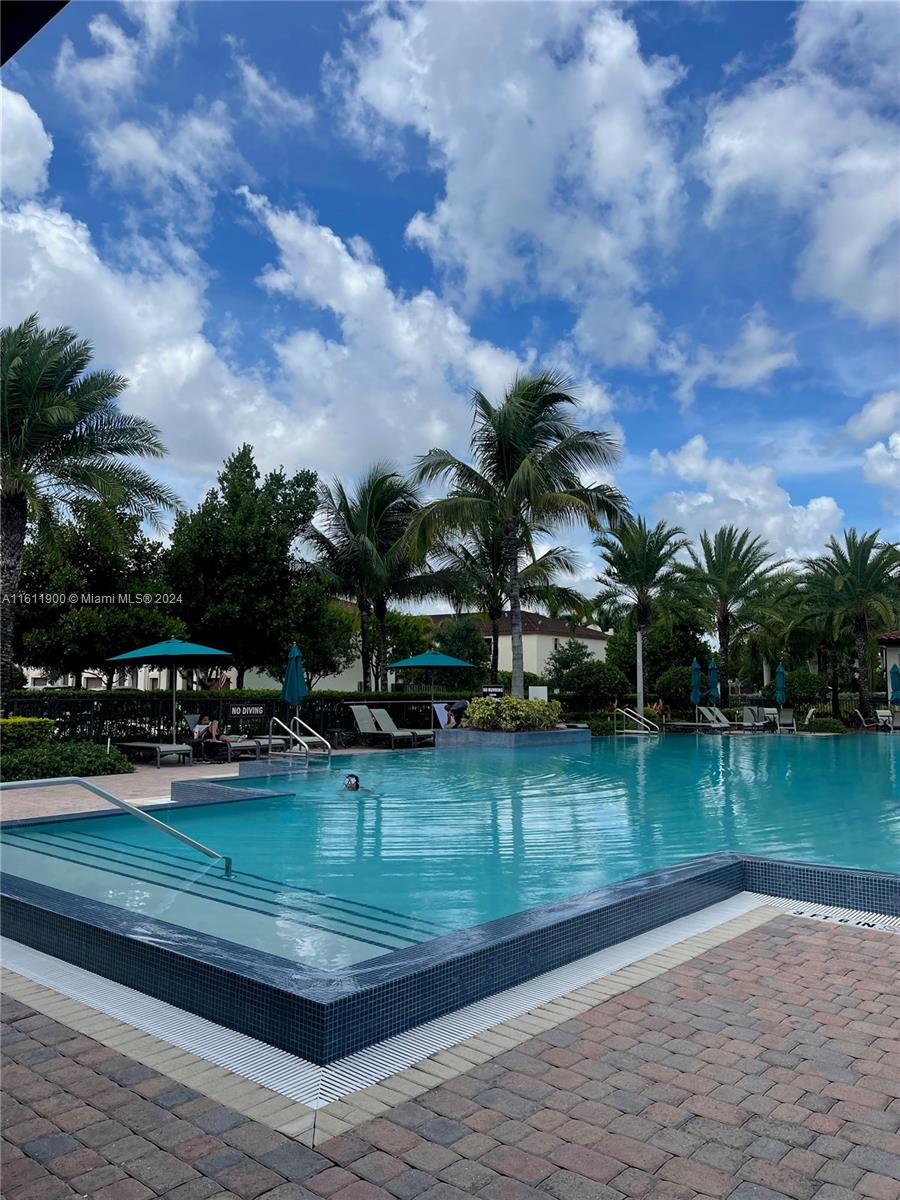 VENETIAN PARC WEST - Residential Lease