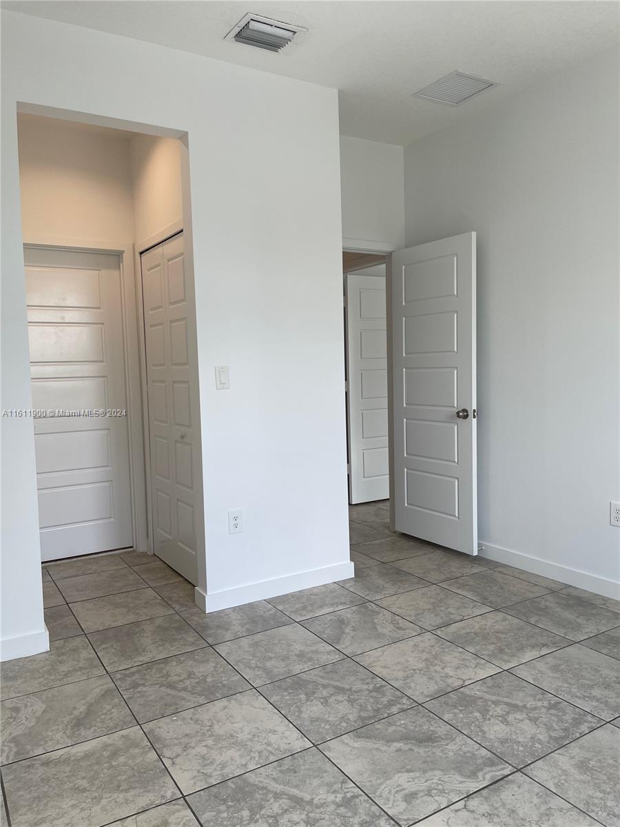VENETIAN PARC WEST - Residential Lease