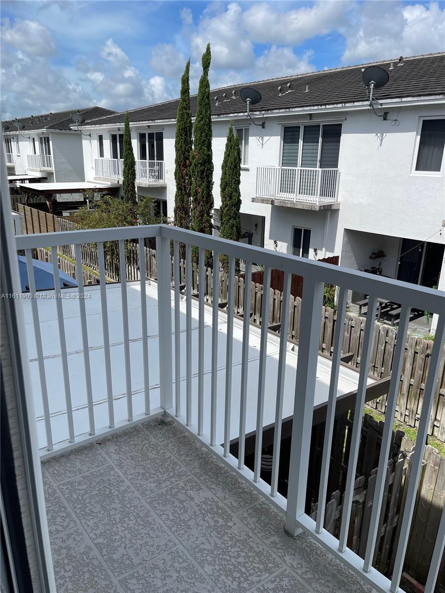 VENETIAN PARC WEST - Residential Lease
