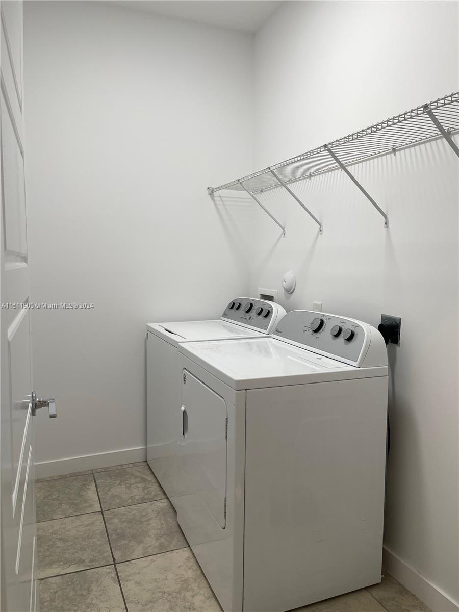 VENETIAN PARC WEST - Residential Lease
