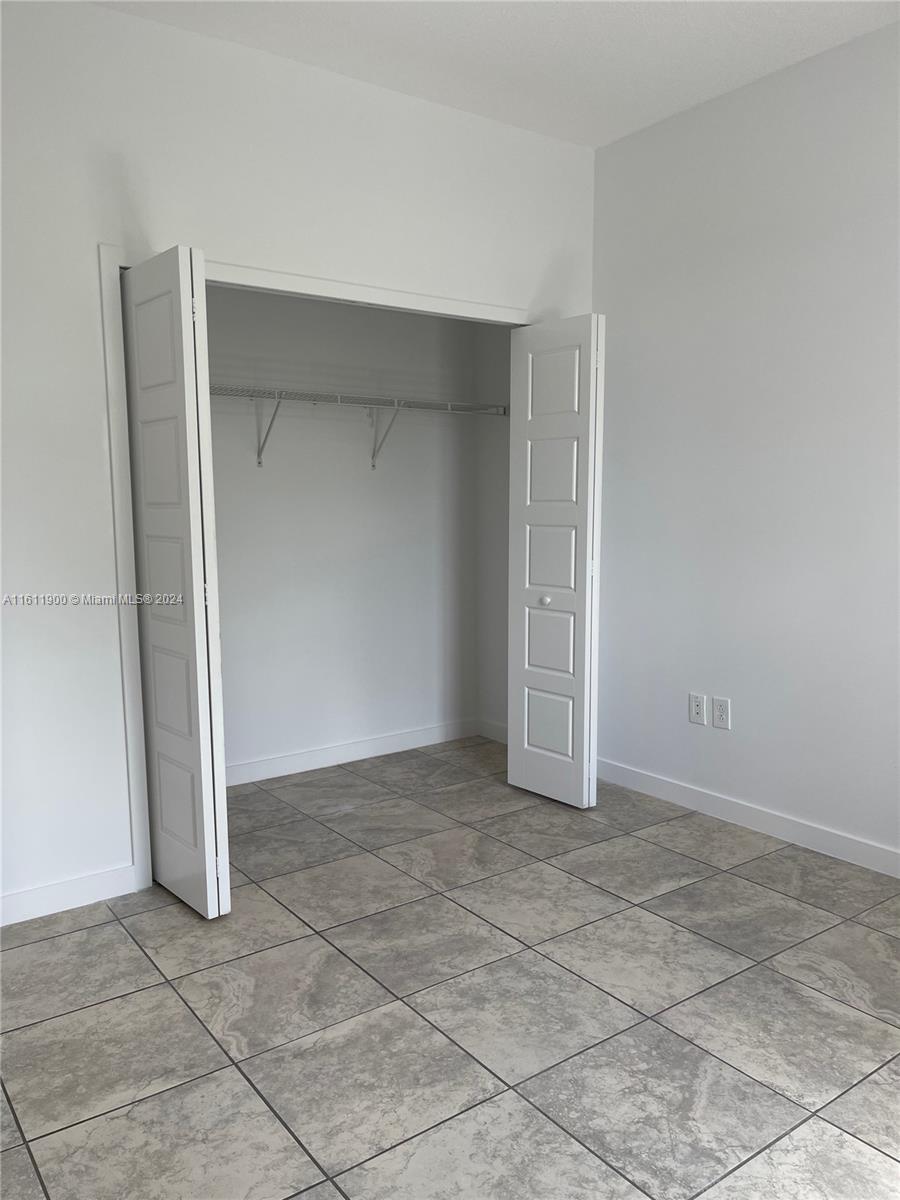 VENETIAN PARC WEST - Residential Lease