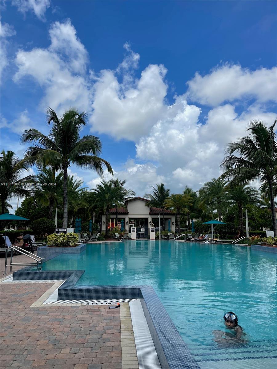 VENETIAN PARC WEST - Residential Lease