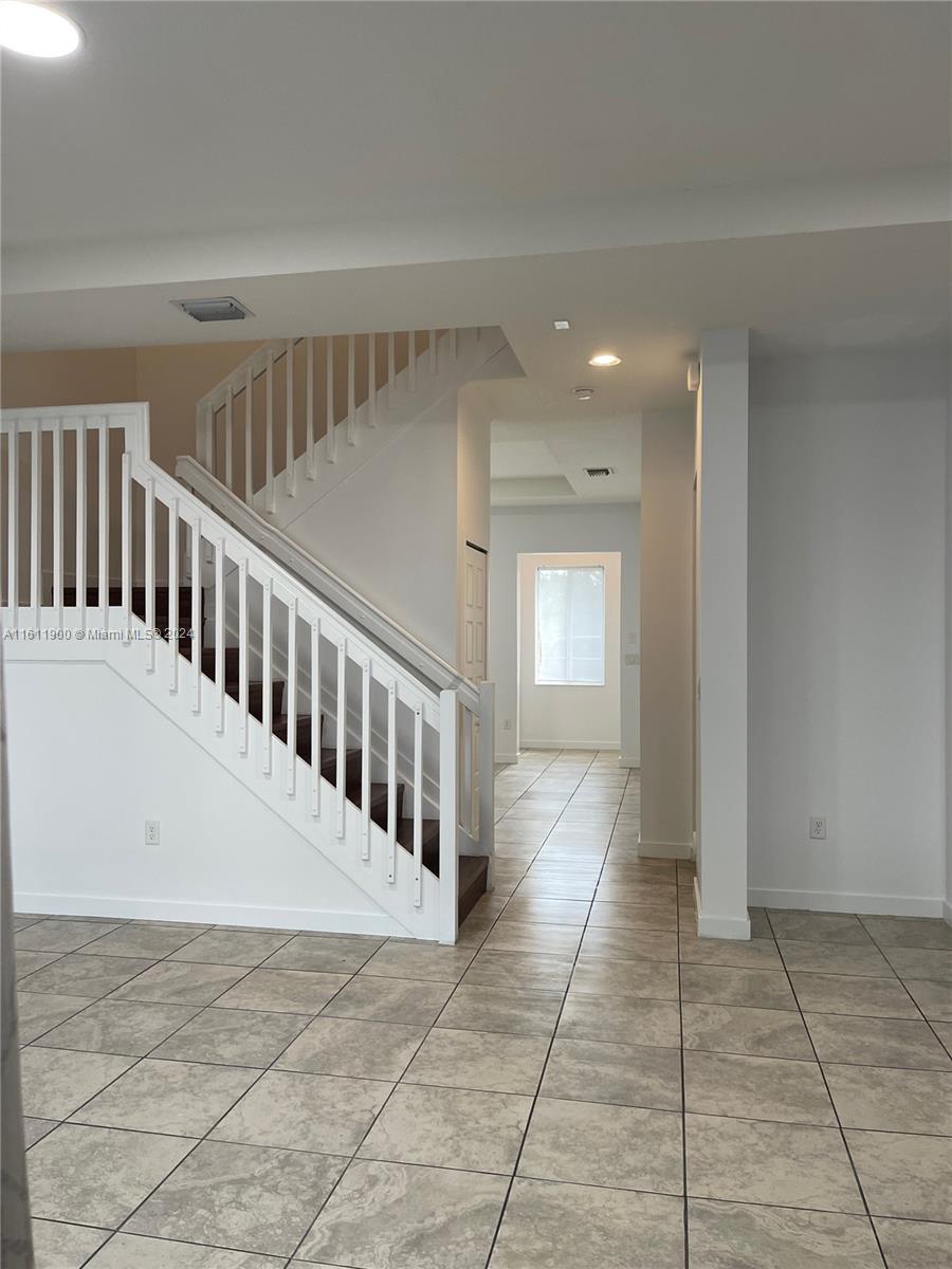 VENETIAN PARC WEST - Residential Lease