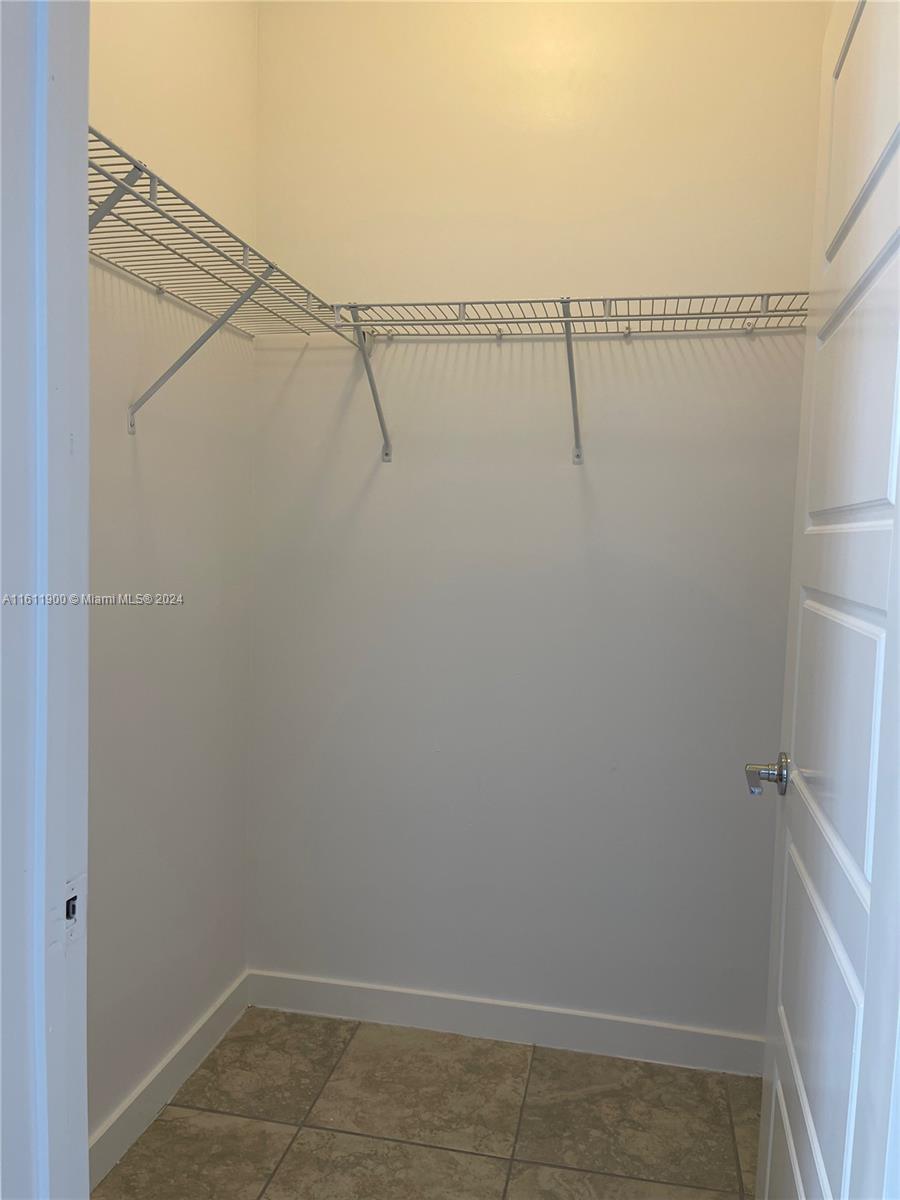 VENETIAN PARC WEST - Residential Lease