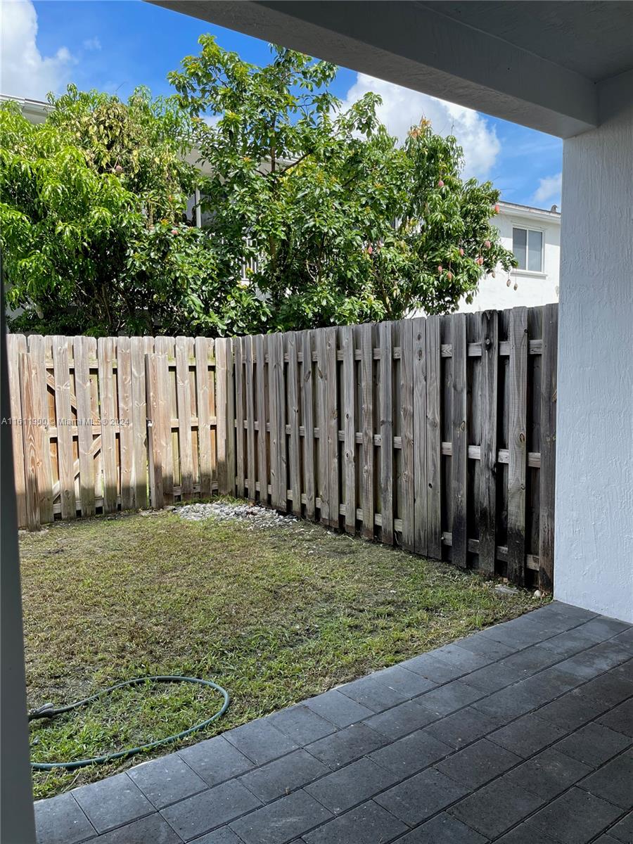 VENETIAN PARC WEST - Residential Lease