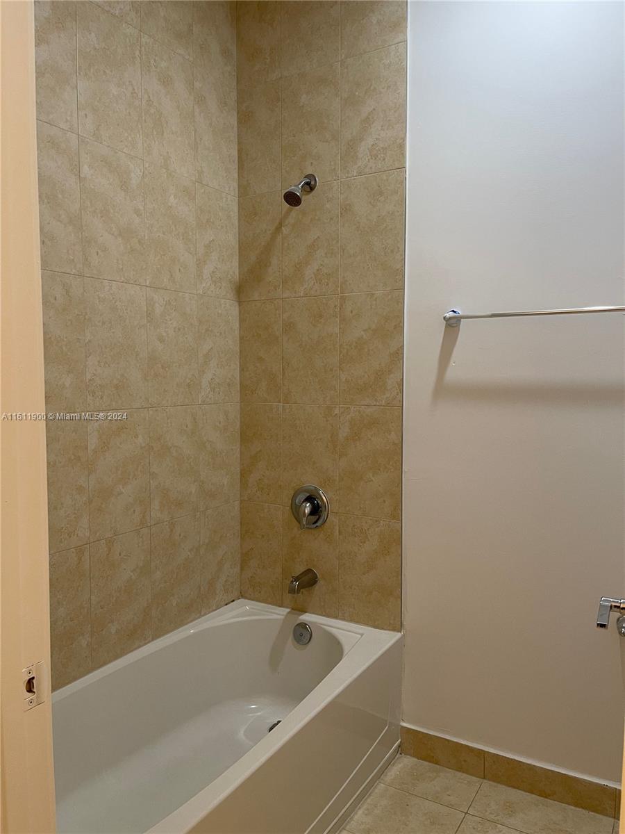 VENETIAN PARC WEST - Residential Lease