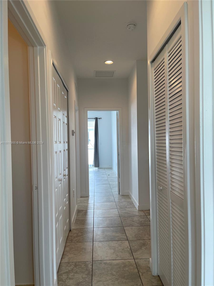 VENETIAN PARC WEST - Residential Lease
