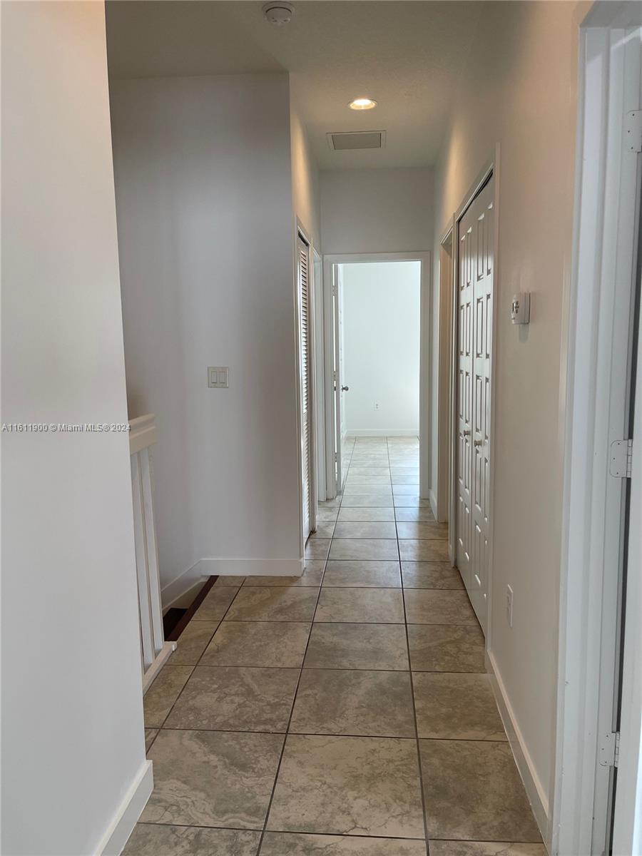 VENETIAN PARC WEST - Residential Lease