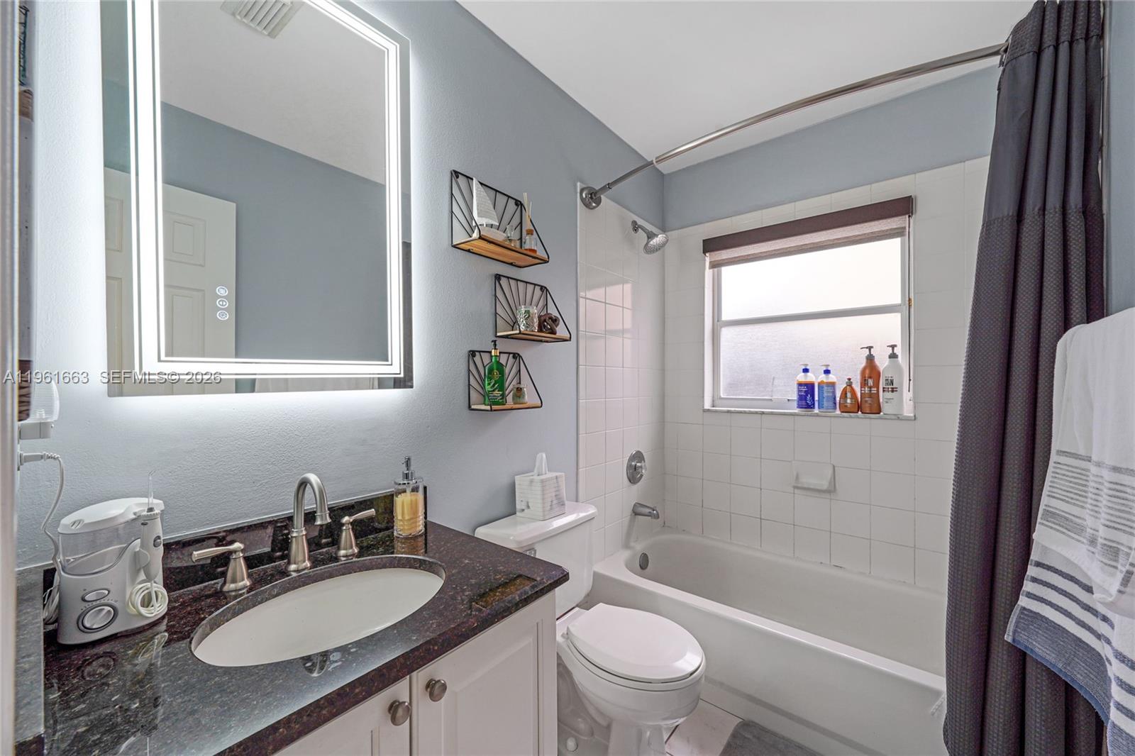 HEFTLERS LAGO MAR WEST - Residential