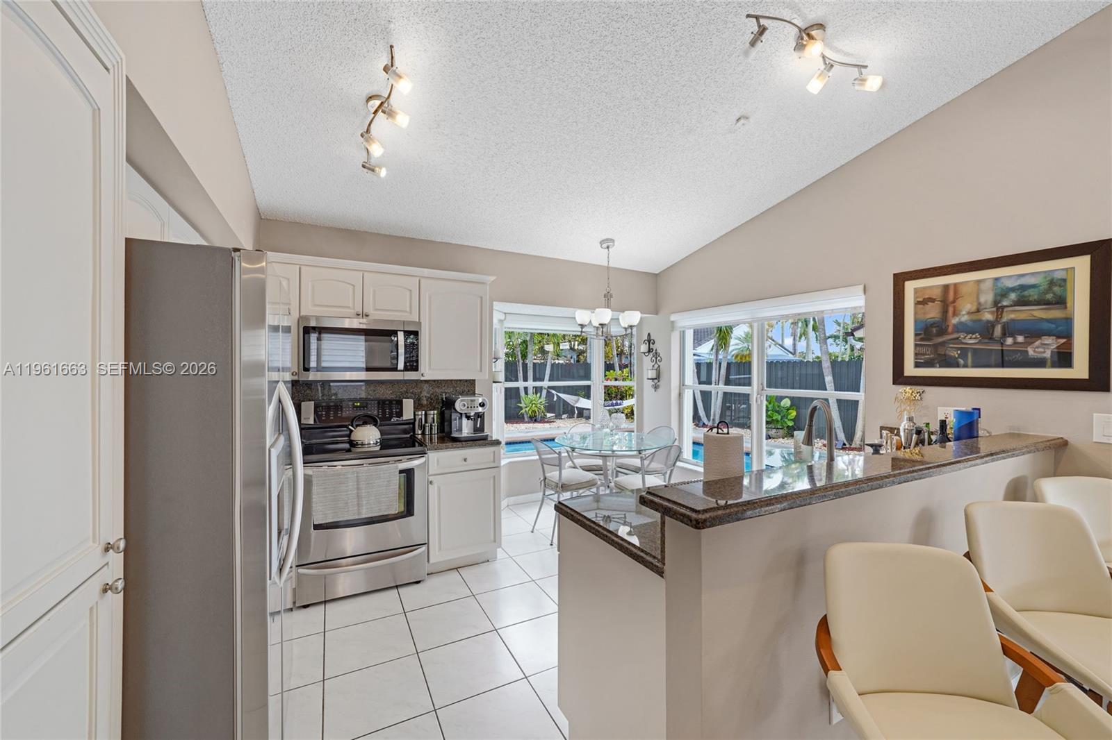 HEFTLERS LAGO MAR WEST - Residential