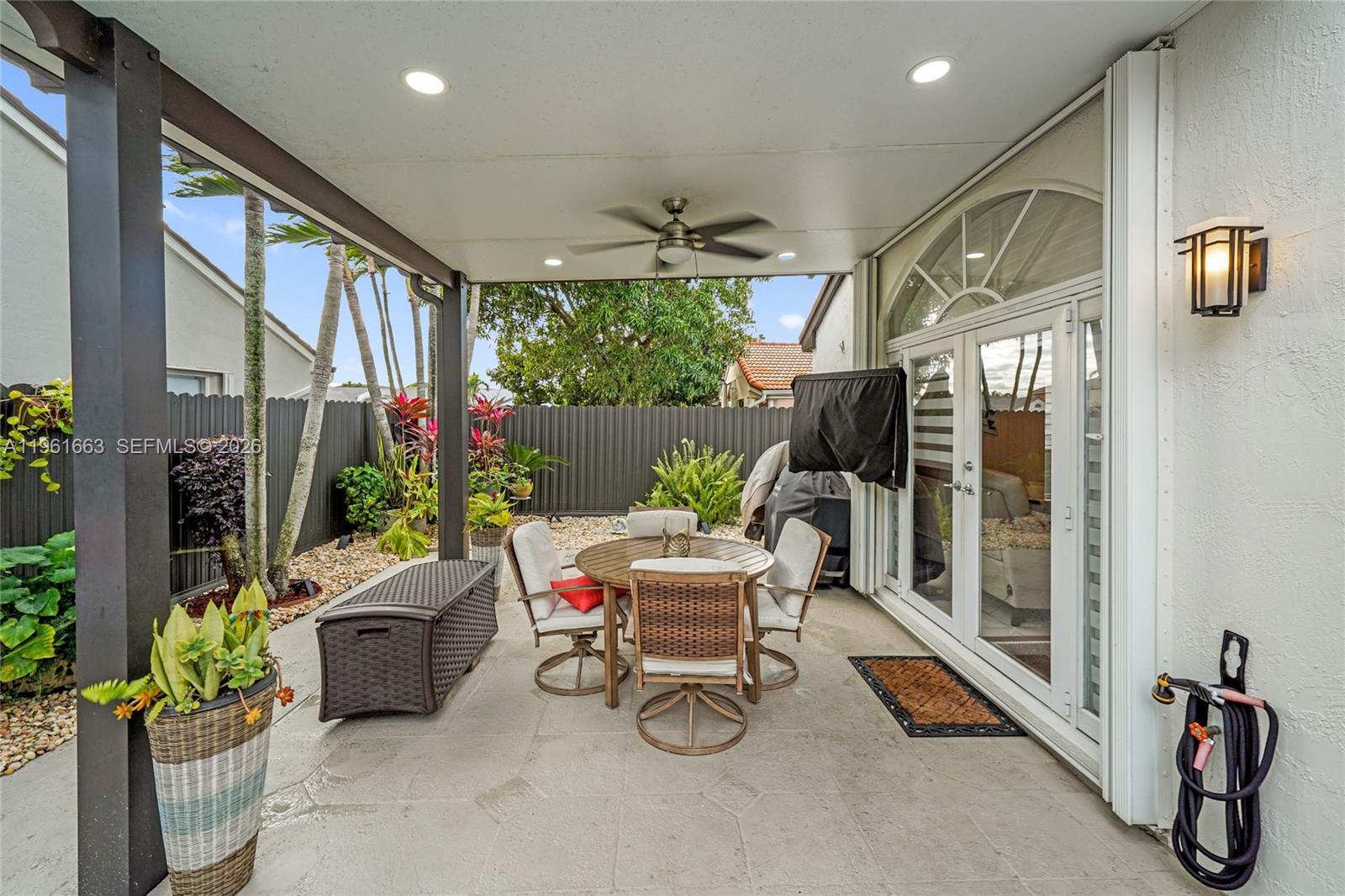 HEFTLERS LAGO MAR WEST - Residential