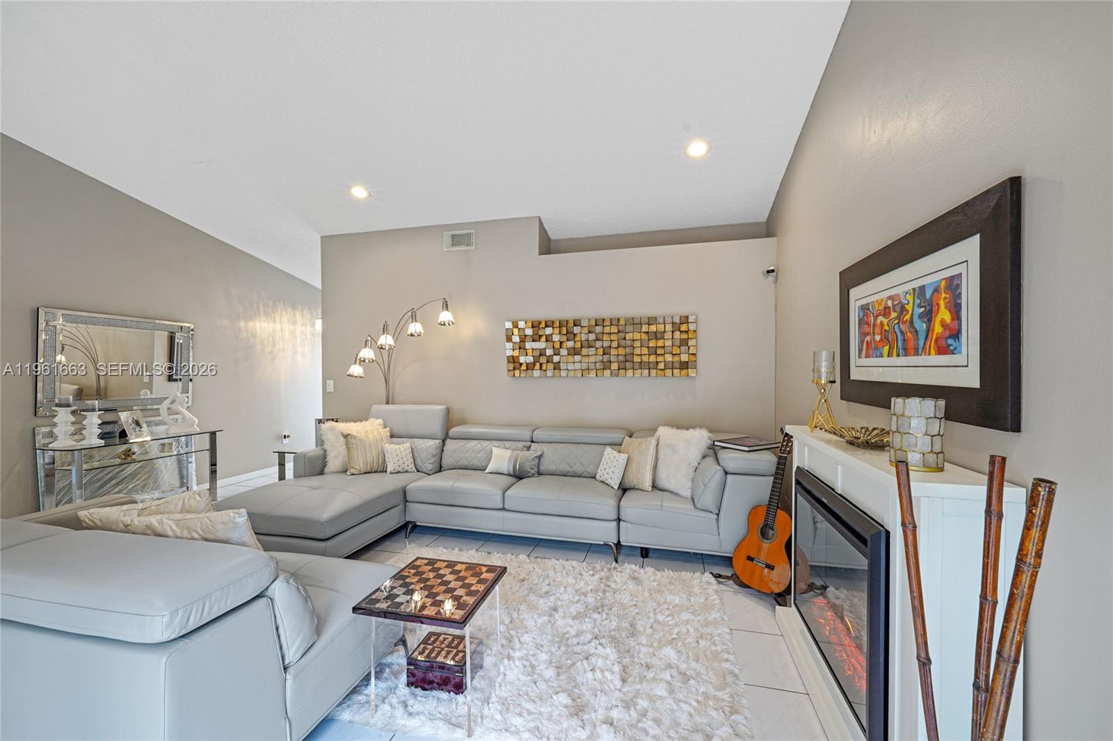 HEFTLERS LAGO MAR WEST - Residential