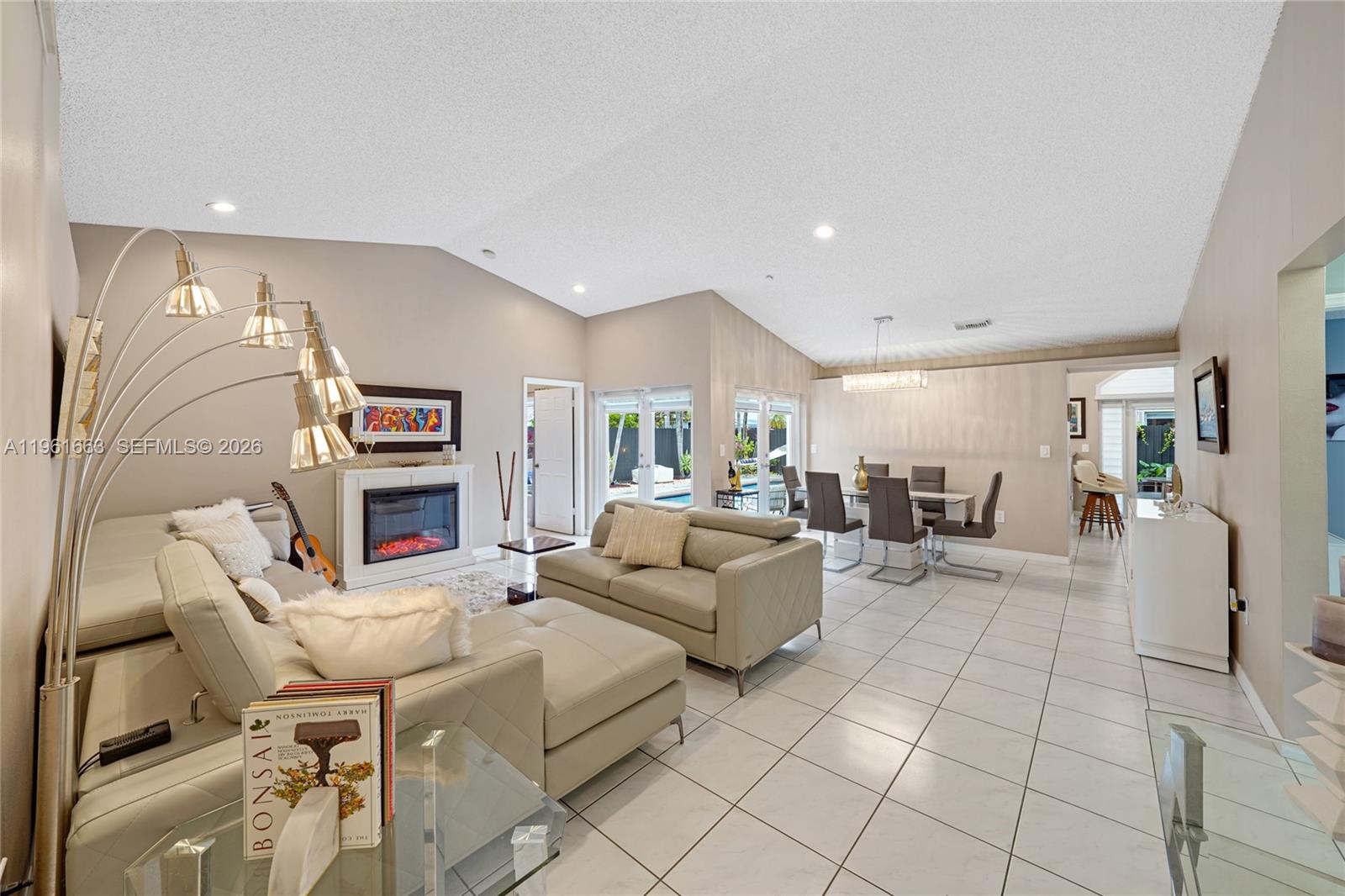 HEFTLERS LAGO MAR WEST - Residential