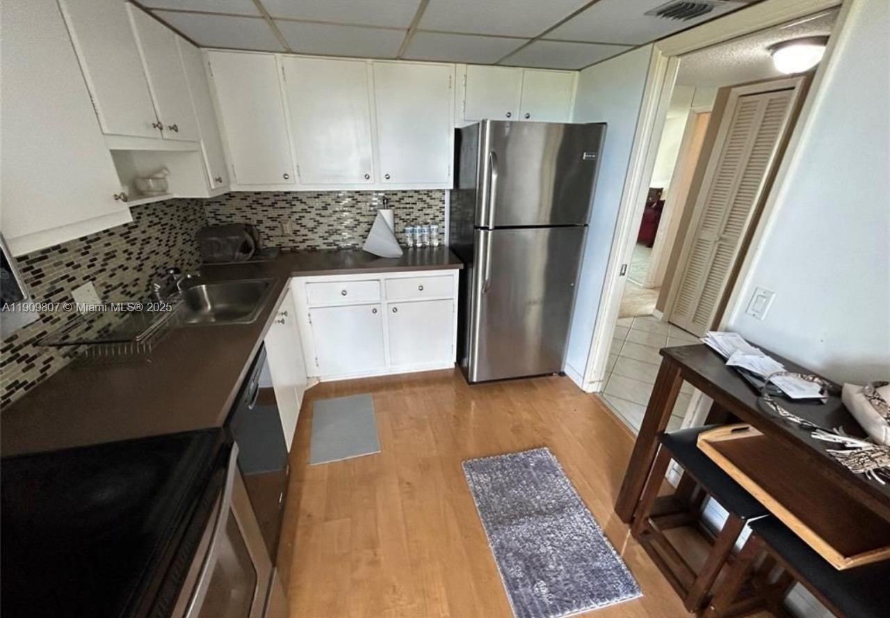 NO 10 PALM-AIRE COUNTRY C - Residential Lease