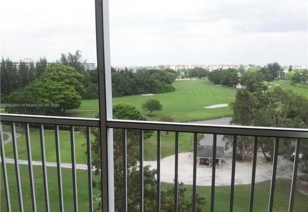 NO 10 PALM-AIRE COUNTRY C - Residential Lease