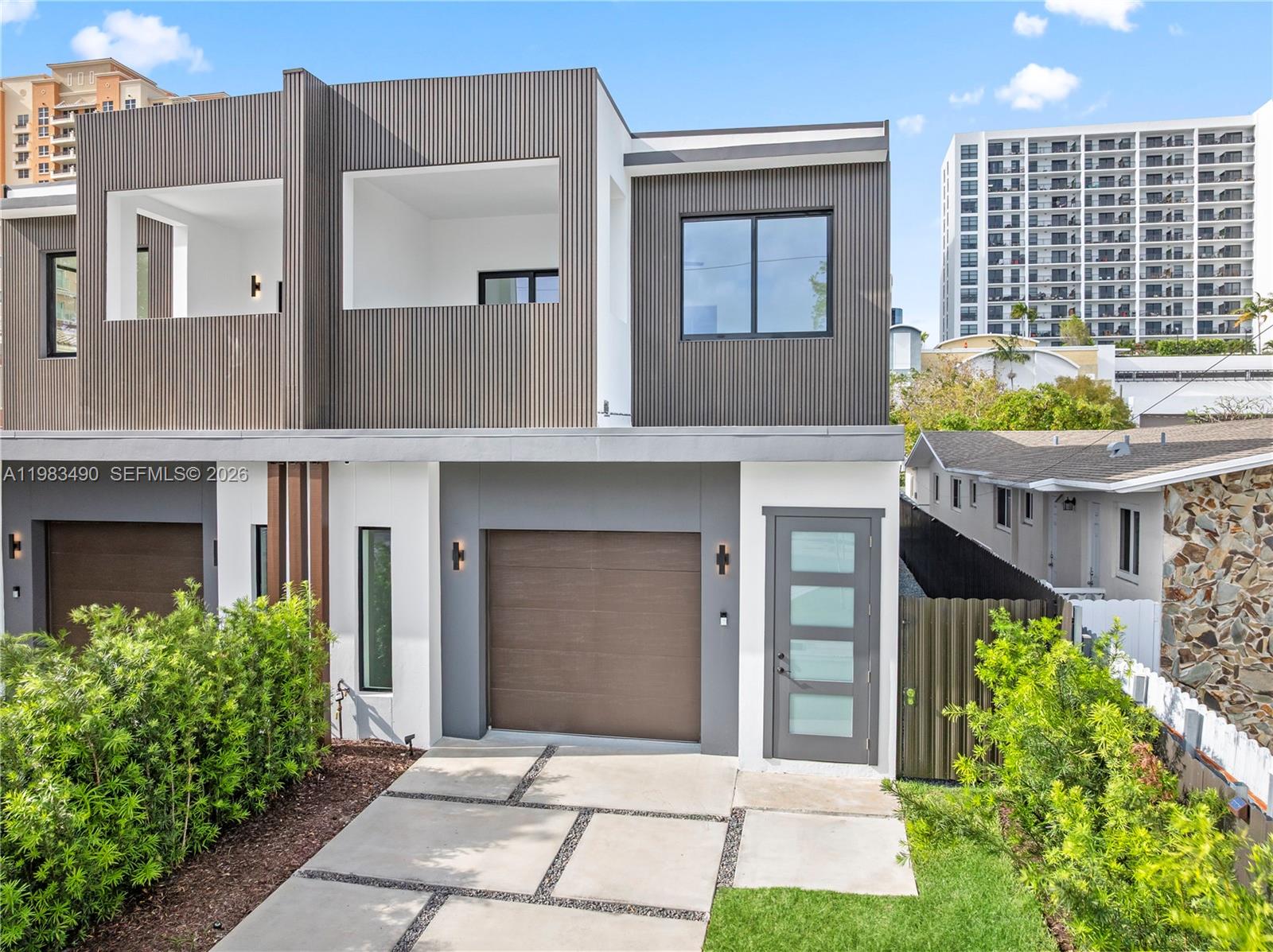 MIAMI SUBURBAN ACRES - Residential