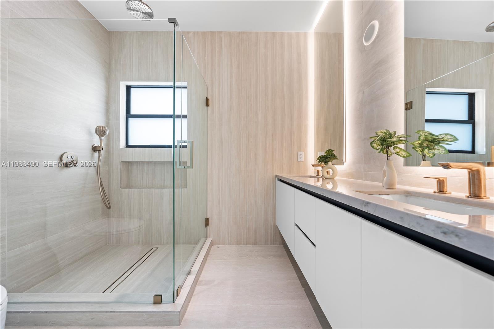 MIAMI SUBURBAN ACRES - Residential