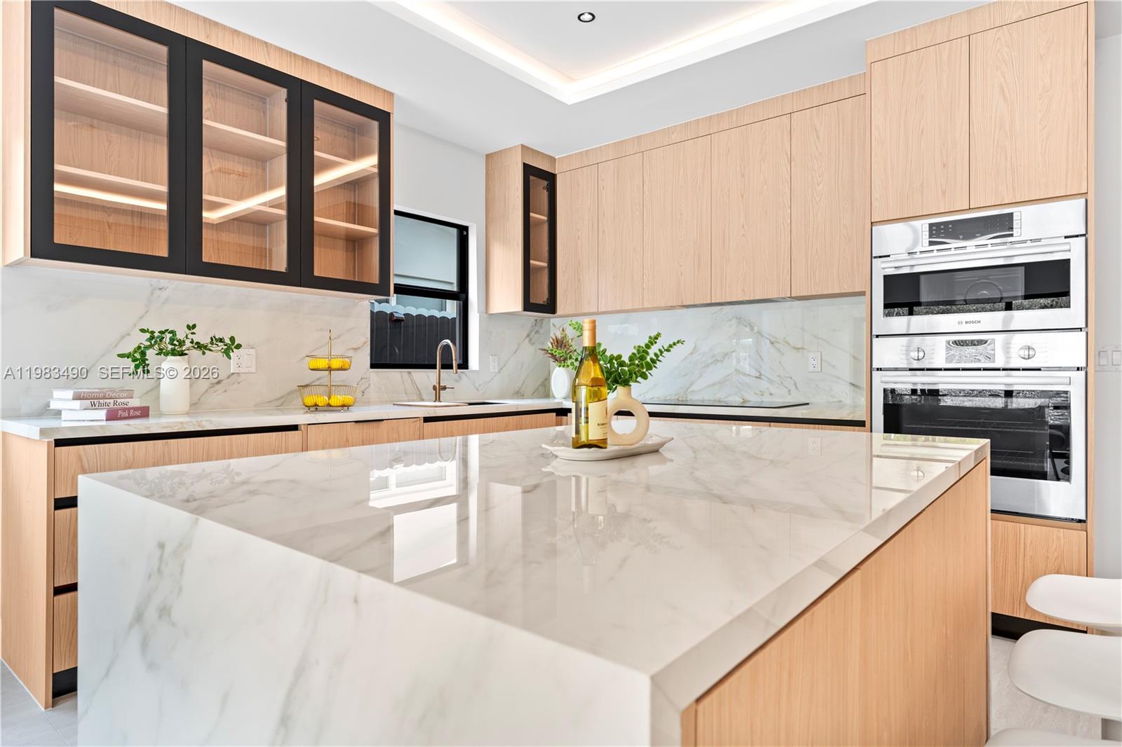 MIAMI SUBURBAN ACRES - Residential