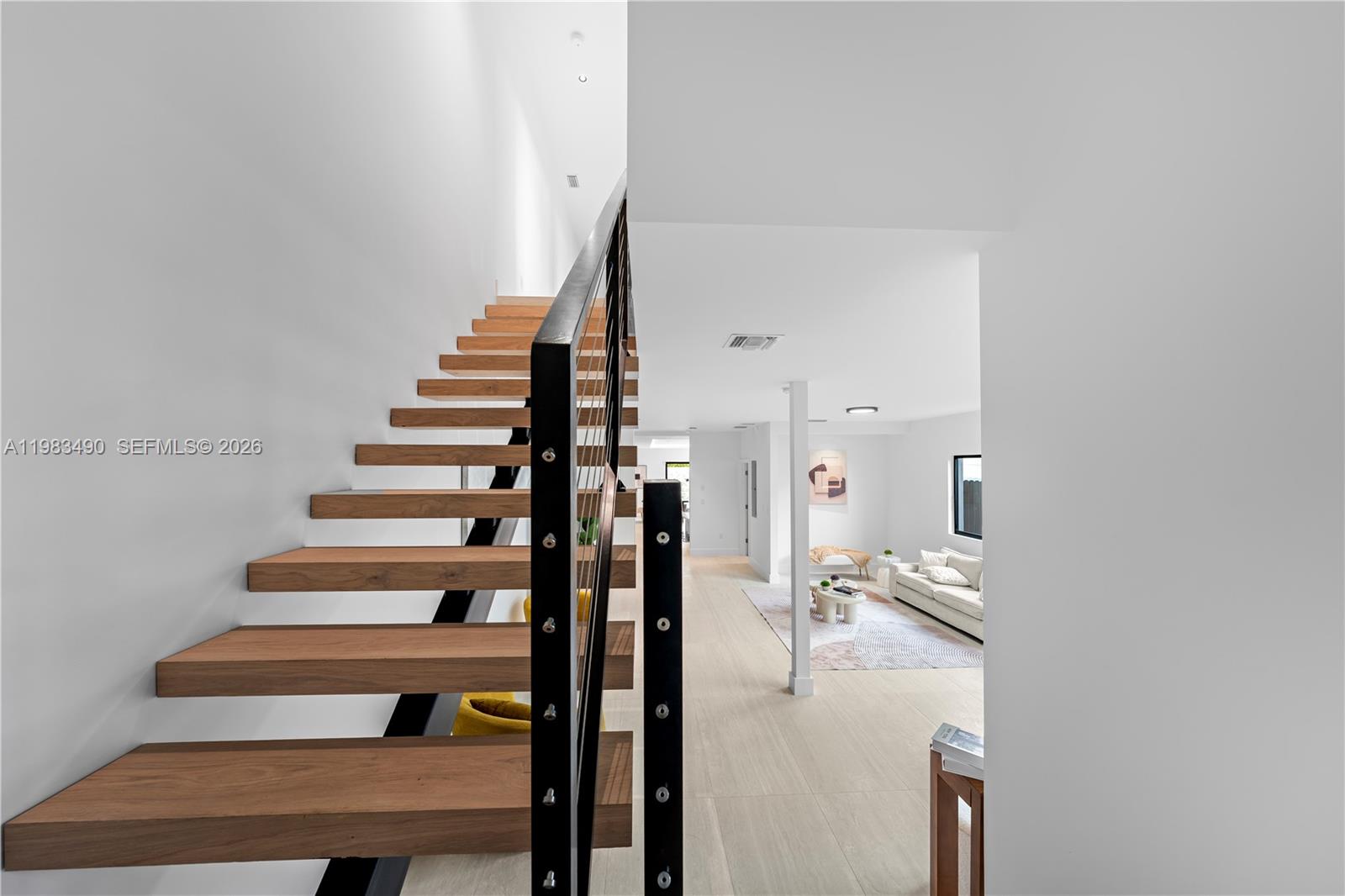 MIAMI SUBURBAN ACRES - Residential