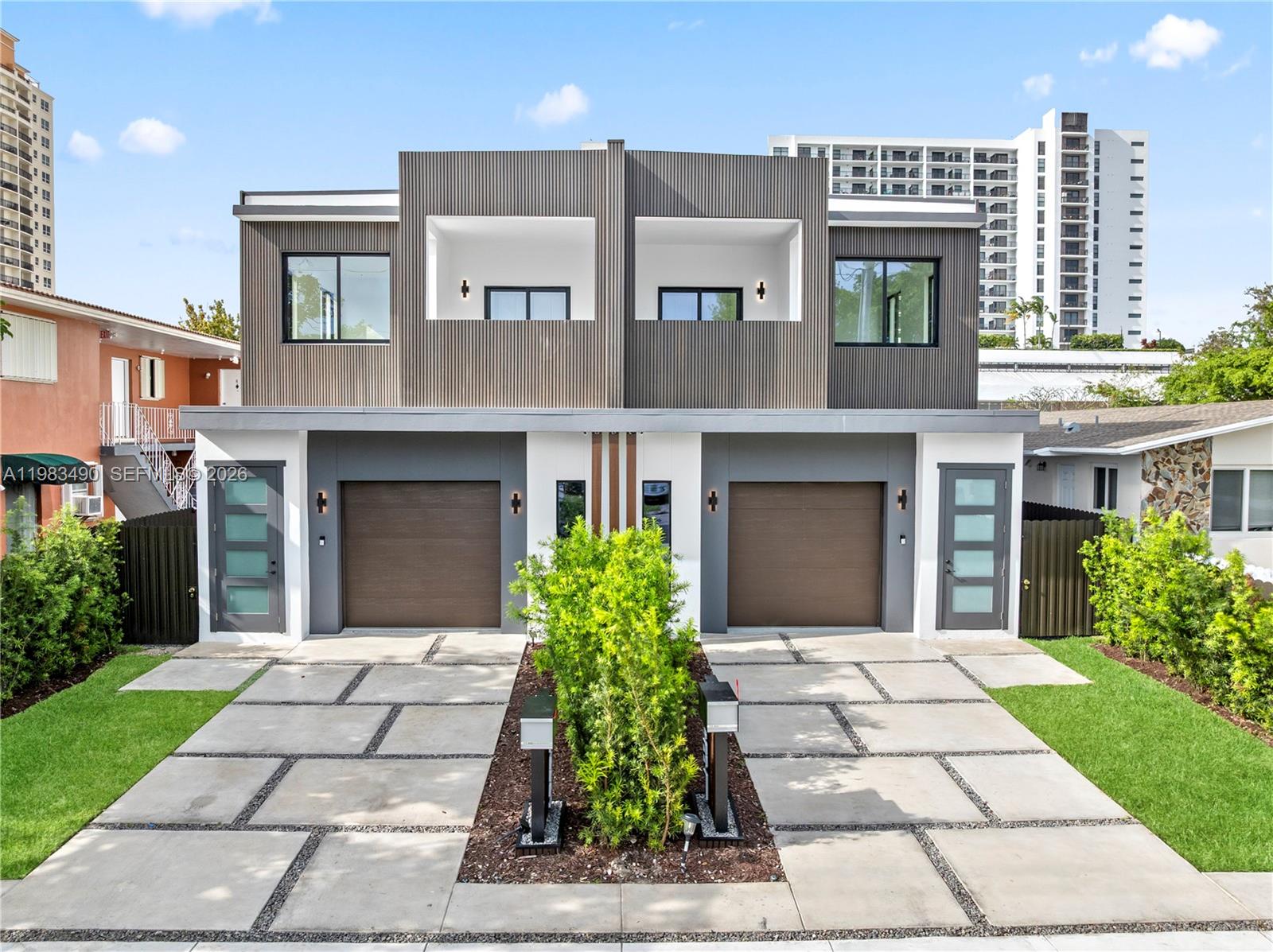 MIAMI SUBURBAN ACRES - Residential