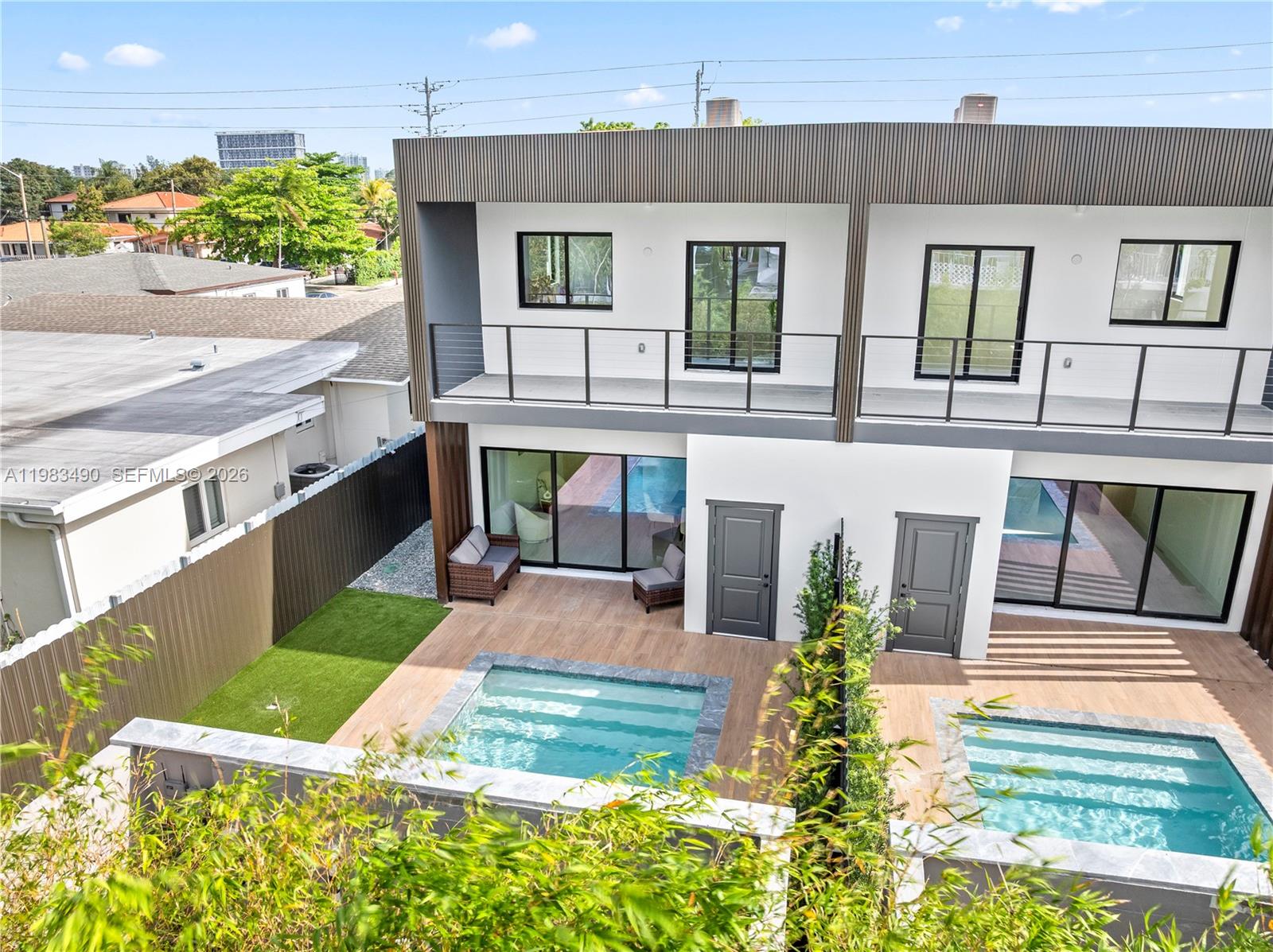 MIAMI SUBURBAN ACRES - Residential